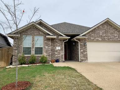 Main picture of 923 Emerald Dove Ave
