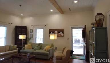 Main picture of 382 Kerr St NW