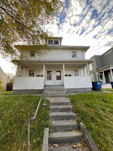 Main picture of 462 3rd St