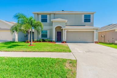 Main picture of 8008 Alamosa Wood Ave