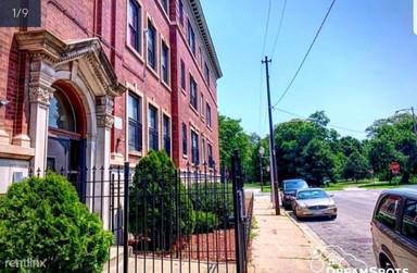 Main picture of 364 E 53rd St