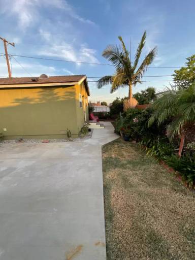 Main picture of 1540 W 126th St