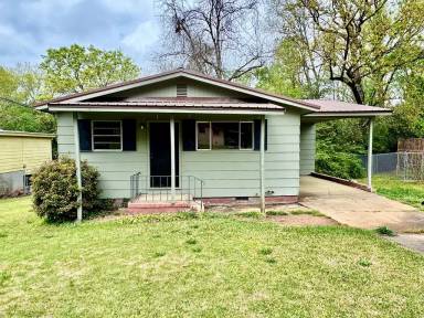 Main picture of 403 49th St