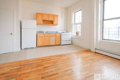 Main picture of 194 Ralph Ave