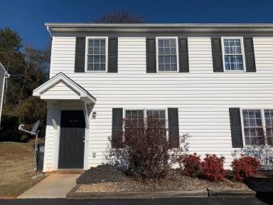 Main picture of 424 Three Creeks Ct
