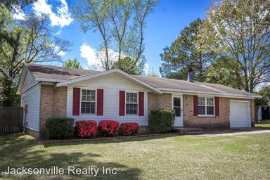 Main picture of 210 Chatham Ct
