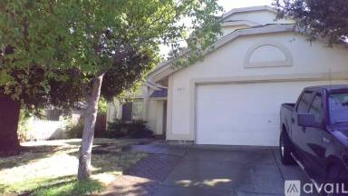 Main picture of 737 Monte Carlo Dr