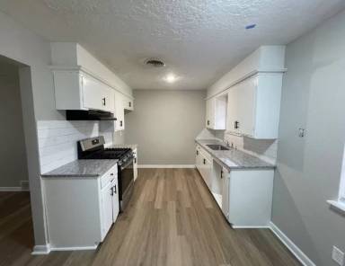 Main picture of 330 Thompson Dr