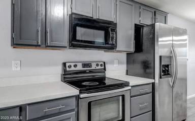 Main picture of 2413 W Yuma St