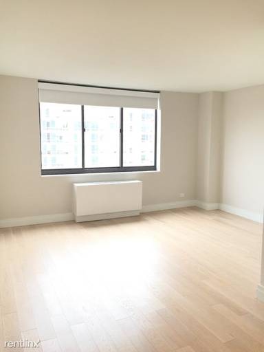 Main picture of 205 E 94th St