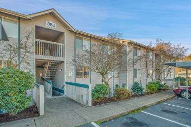 Main picture of 884 Fairview Ave SE