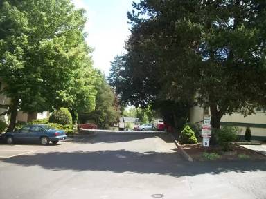 Main picture of 204 SW Elmwood Ave