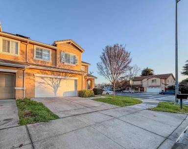 Main picture of 201 Ronan Ave