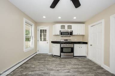 Main picture of 58 Ellis Ave