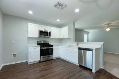 Main picture of 14312 Cummins Way