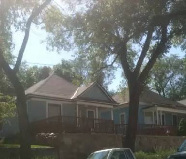 Main picture of 325 S El Paso St