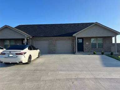 Main picture of 5008 Melana Way