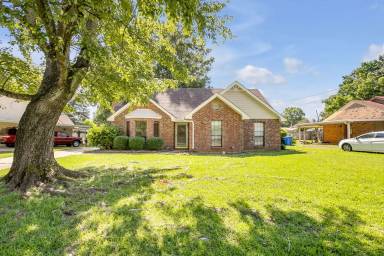 Main picture of 113 Irma Ln