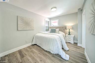 Main picture of 4025 Fullington St