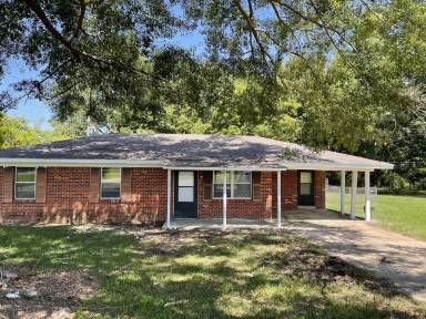 Main picture of 150 Mattox Rd