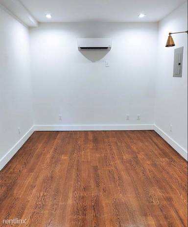 Main picture of 228 Manhattan Ave