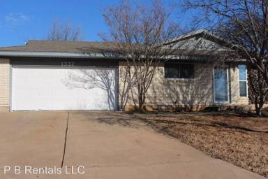 Main picture of 1332 SE Clover Ln