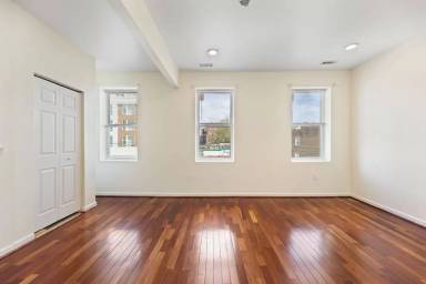 Main picture of 806 Kennedy St NW