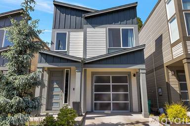 Main picture of 662 NW Pebblestone Ln