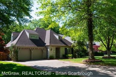 Main picture of 8620 S Oswego Ave