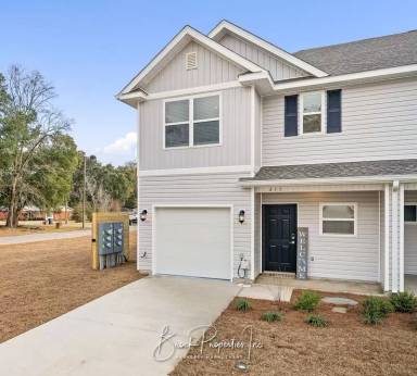 Main picture of 415 Oak Glen Dr