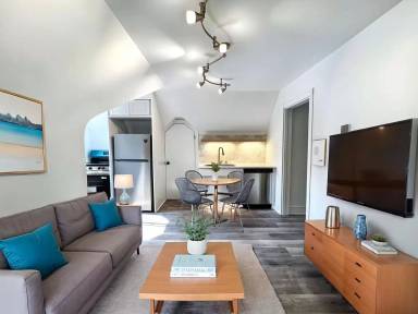 Main picture of 124 W Wayne Ave