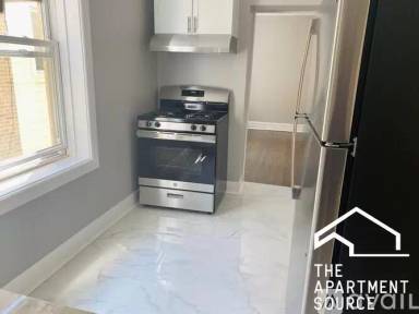 Main picture of 4664 N Spaulding Ave