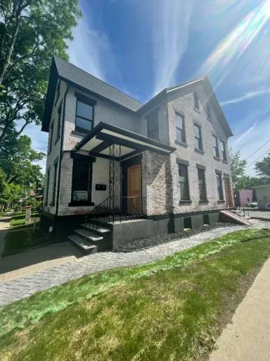 Main picture of 6 Madison St
