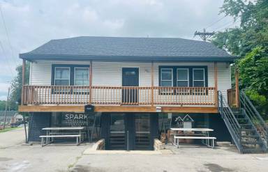 Main picture of 204 E Gudgell Ave