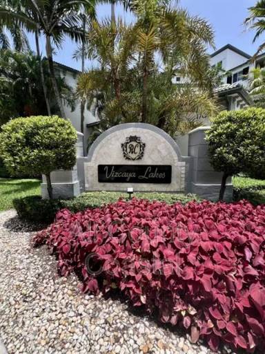 Main picture of Vizcaya Lakes Condo