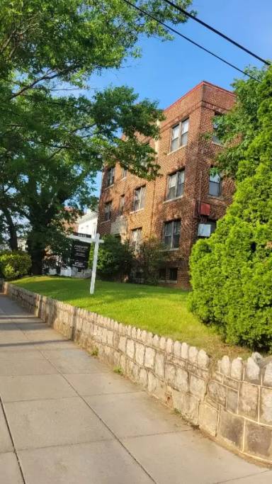 Main picture of 5601 Colorado Ave NW