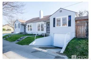 Main picture of 307 W Olive Ave