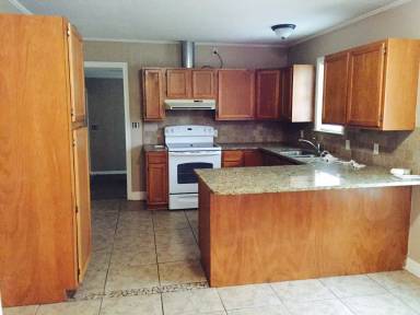 Main picture of 409 S Oak St