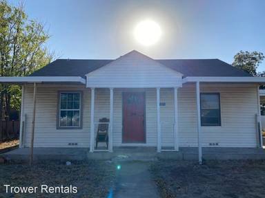 Main picture of 1919 N Sam Houston Ave