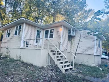 Main picture of 889 Baker Rd