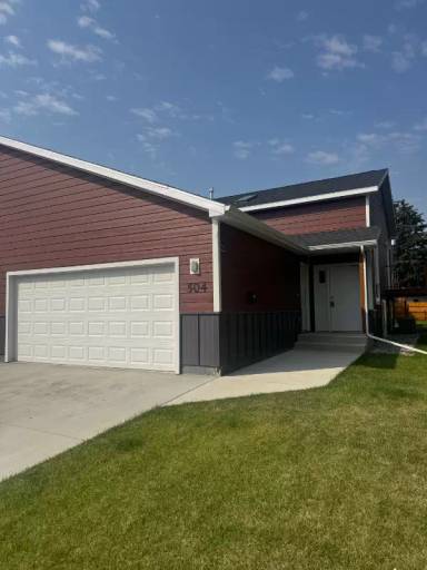 Main picture of E 5th St