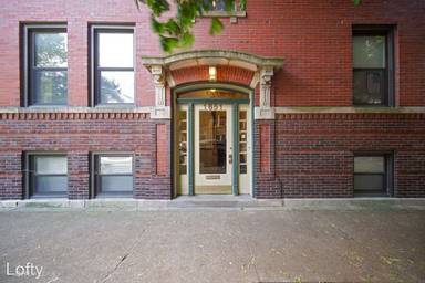 Main picture of 1651 W Catalpa Ave