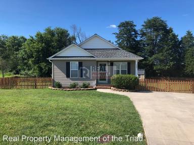 Main picture of 204 Aarons Way