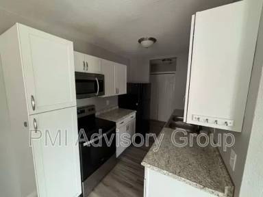 Main picture of 2319 SW Briarwood Plz