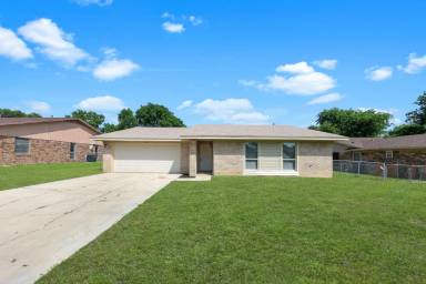 Main picture of 2902 Lawndale St