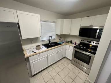 Main picture of 421 E Sessoms Ave