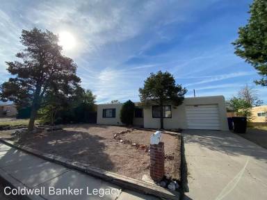 Main picture of 8224 Florence Ave NE