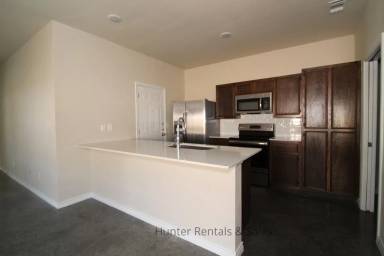 Main picture of 204 Lowes Blvd