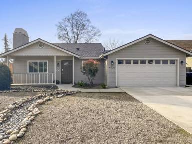 Main picture of 3227 W Rialto Ave