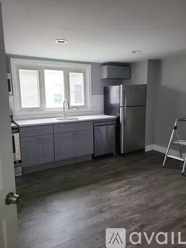 Main picture of 23 Stearns St